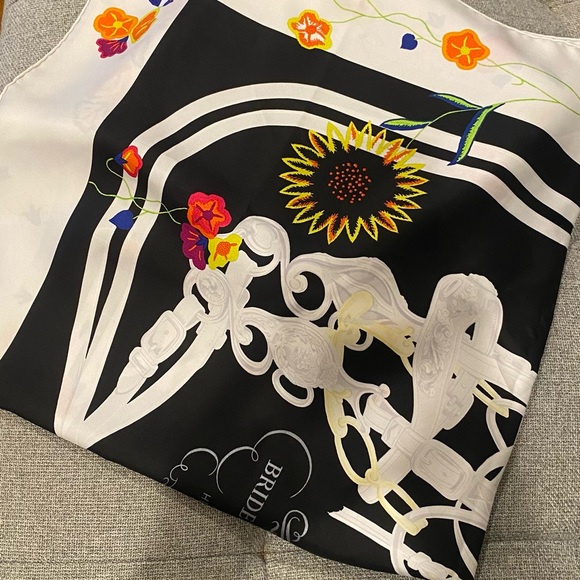 Authentic Hermes silk scarf - Picture 7 of 16